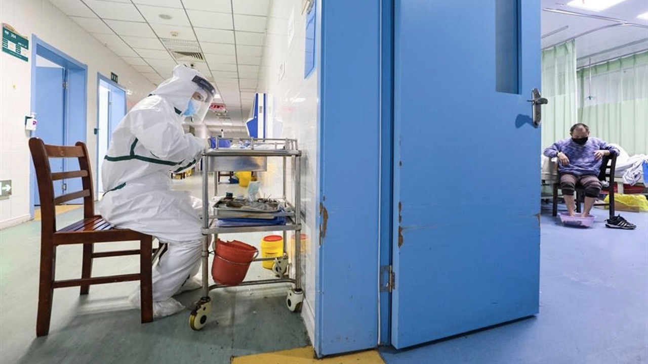 Disminuyen nuevos casos confirmados de Covid-19 en China