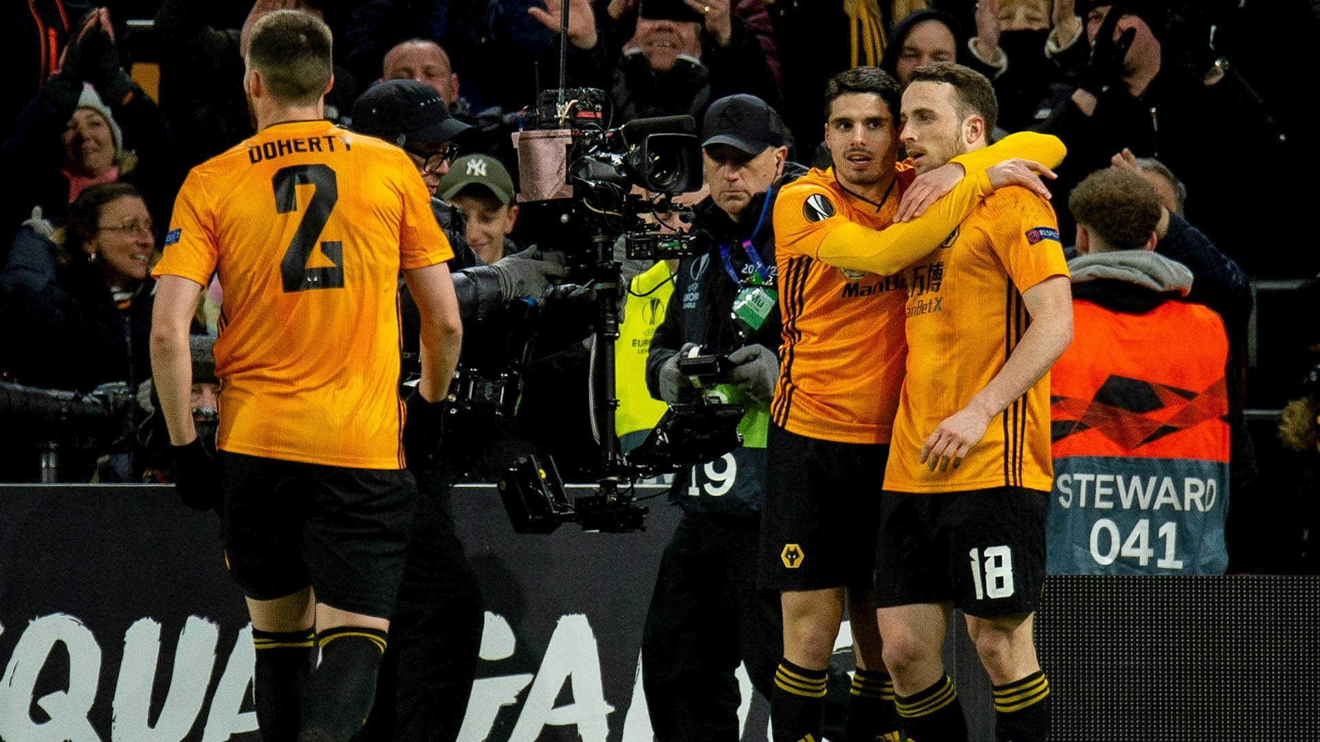 Wolverhampton golea al Espanyol y pone pie y medio en octavos de Europa League - wolverhampton-partido-espanyol-diego-jota