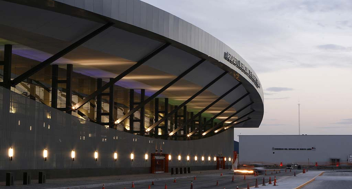 Aeropuerto de Monterrey reanuda operaciones tras suspensión por niebla