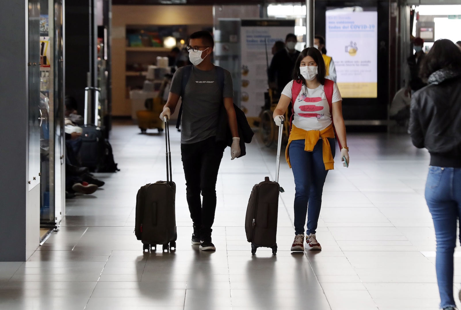 Departamento de Estado de EE.UU. eleva nivel de alerta y pide no salir al extrajero