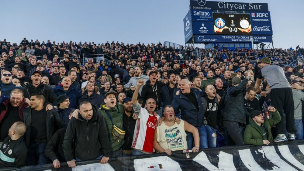 Multan al Ajax por mal comportamiento de sus seguidores en Europa League