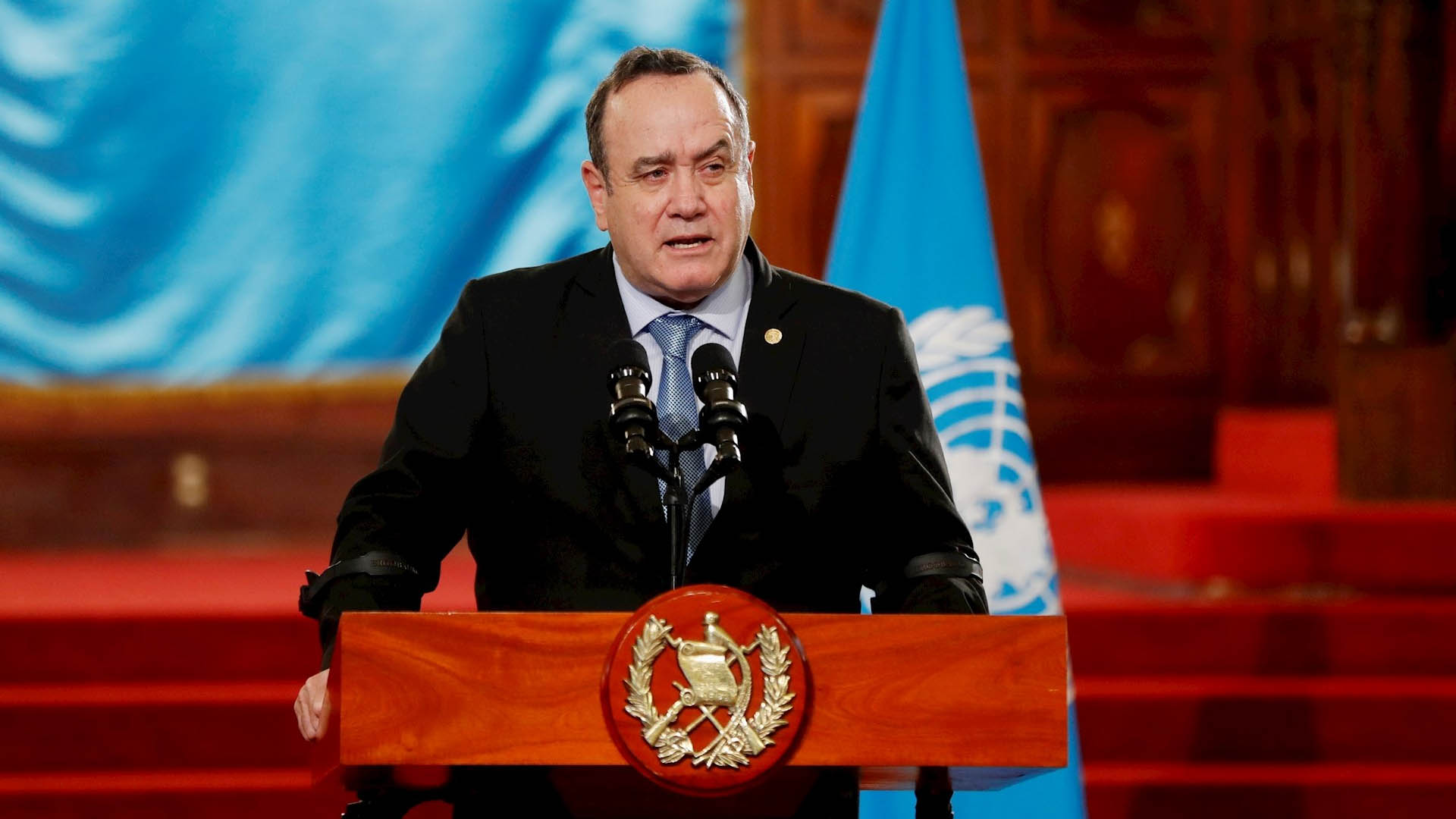 Guatemala prohíbe el ingreso a ciudadanos de EE.UU. y Canadá por COVID-19 Guatemala prohíbe el ingreso a ciudadanos de EE.UU. y Canadá por COVID-19