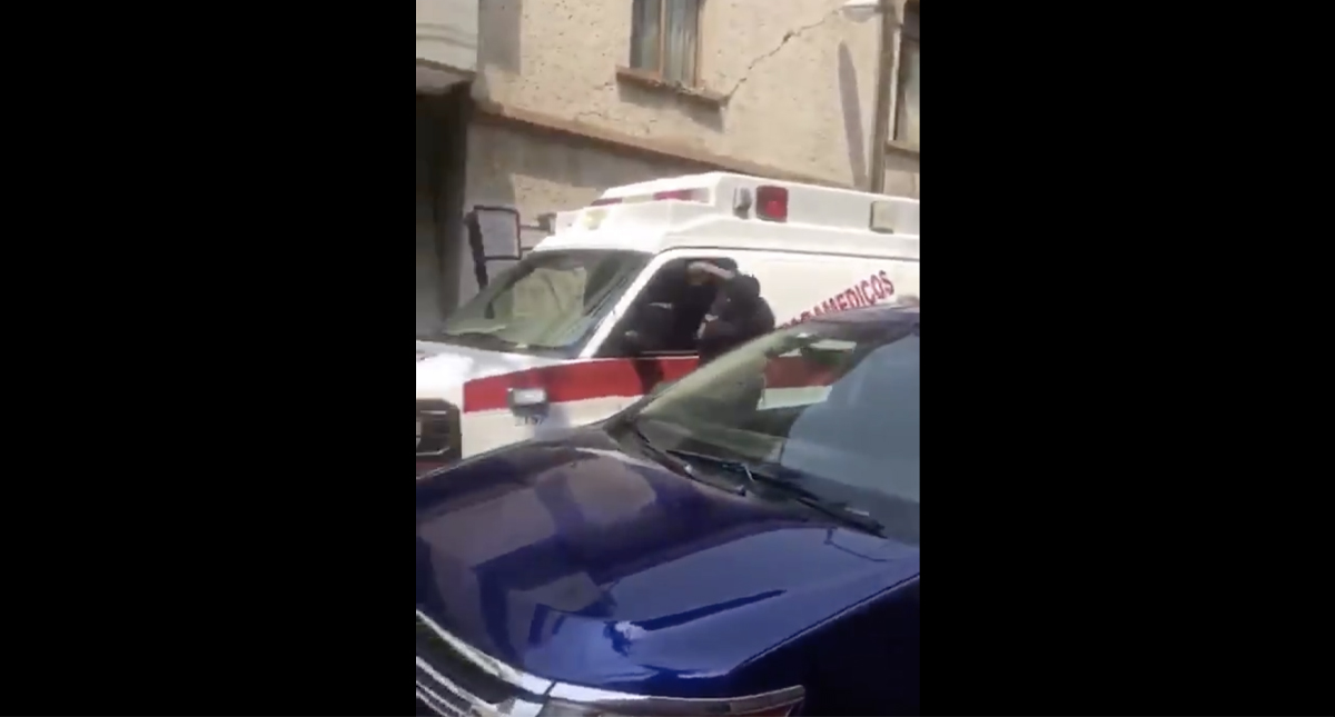 Conductor de ambulancia amenaza con ser familiar de miembro de ‘La Unión’ durante riña