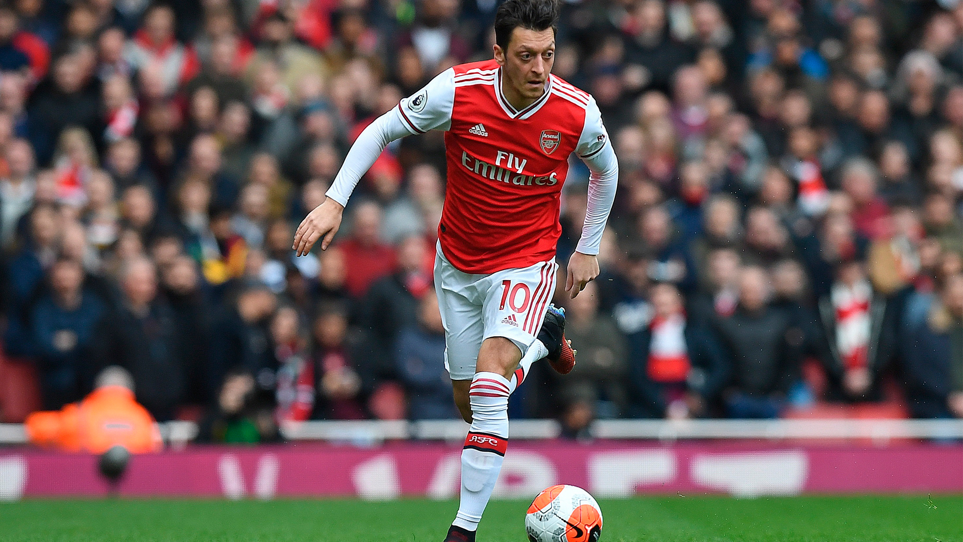 Posponen partido de Arsenal por contacto con presidente de Olympiacos