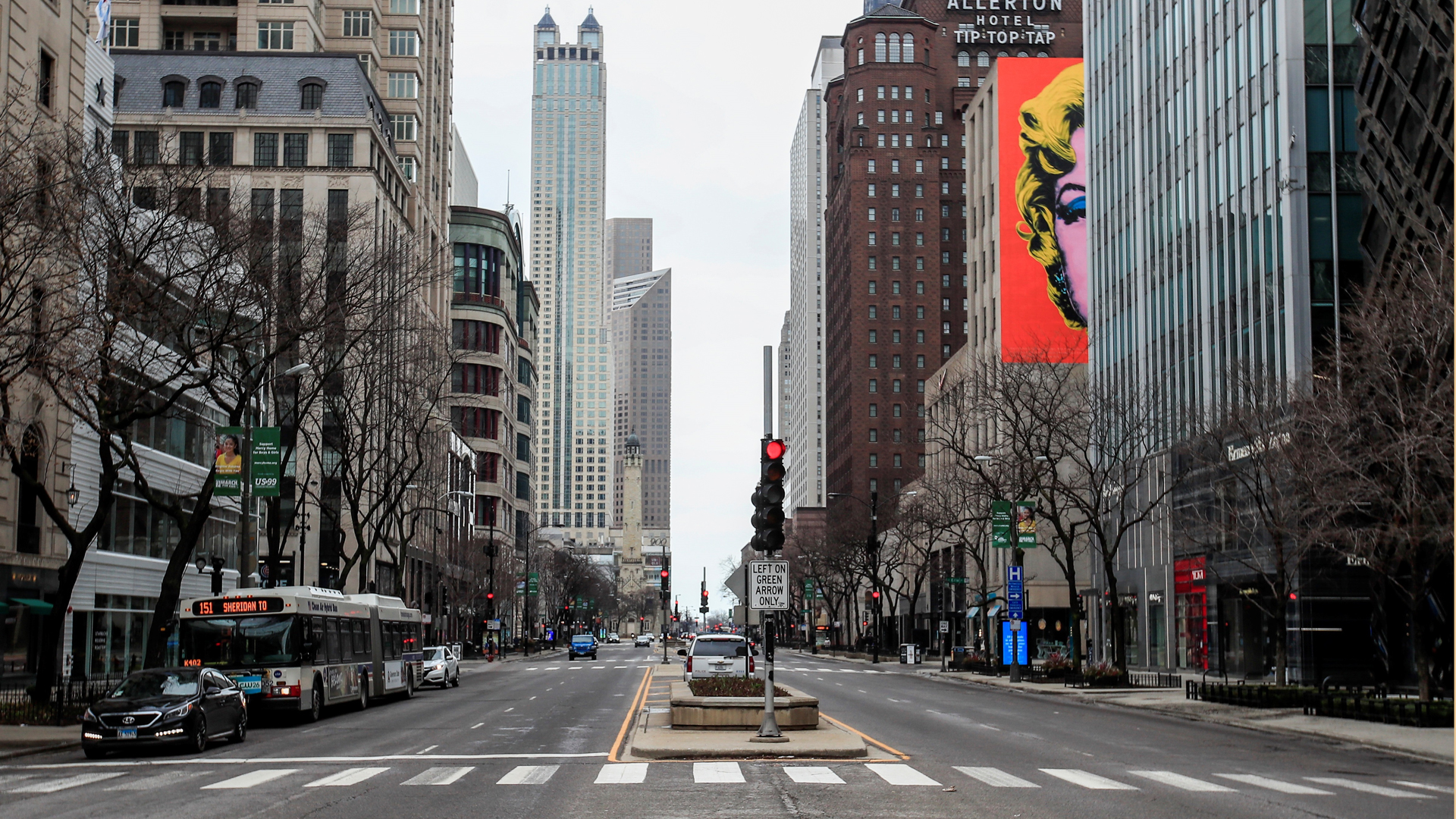 EE.UU. considera rebajar medidas ante COVID-19 por impacto económico