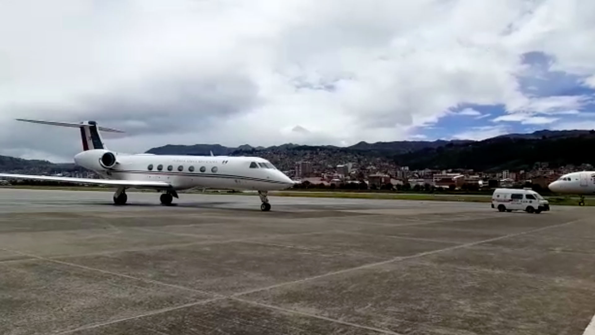 Avión de la Fuerza Aérea Mexicana aterriza en Cusco para rescatar a la sra. Ethel Trujillo