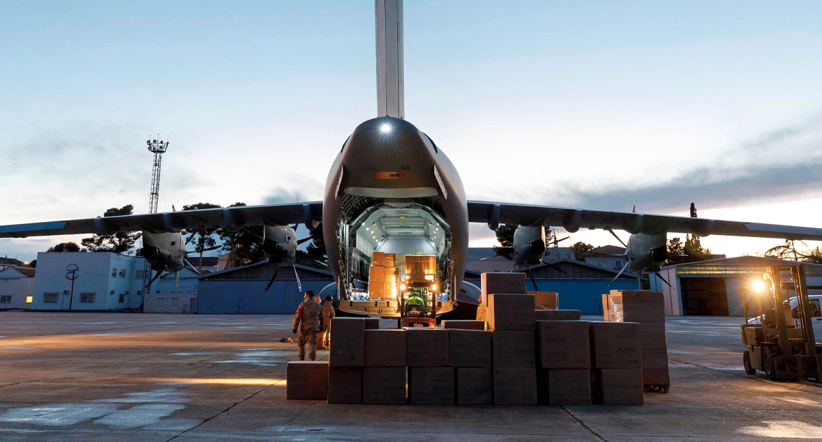 España envía avión militar a China para recoger miles de test para COVID-19