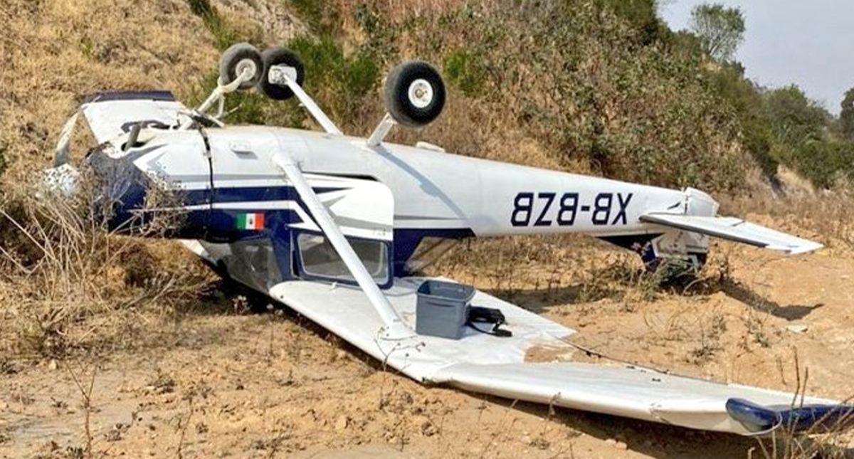 Se desploma avión pequeño en aeródromo de Atizapán