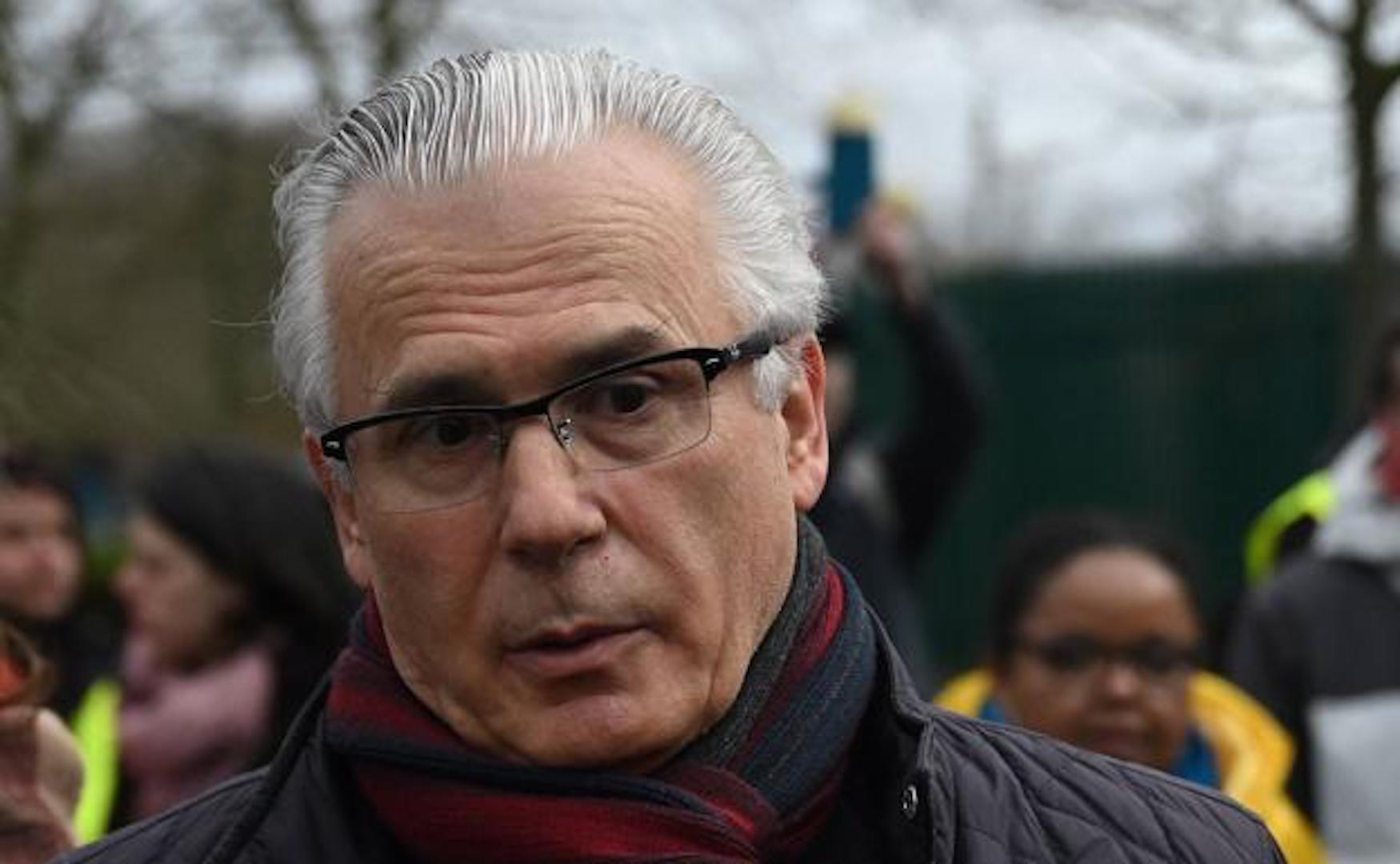 Baltasar Garzón ingresa a clínica de Madrid por síntomas de COVID-19