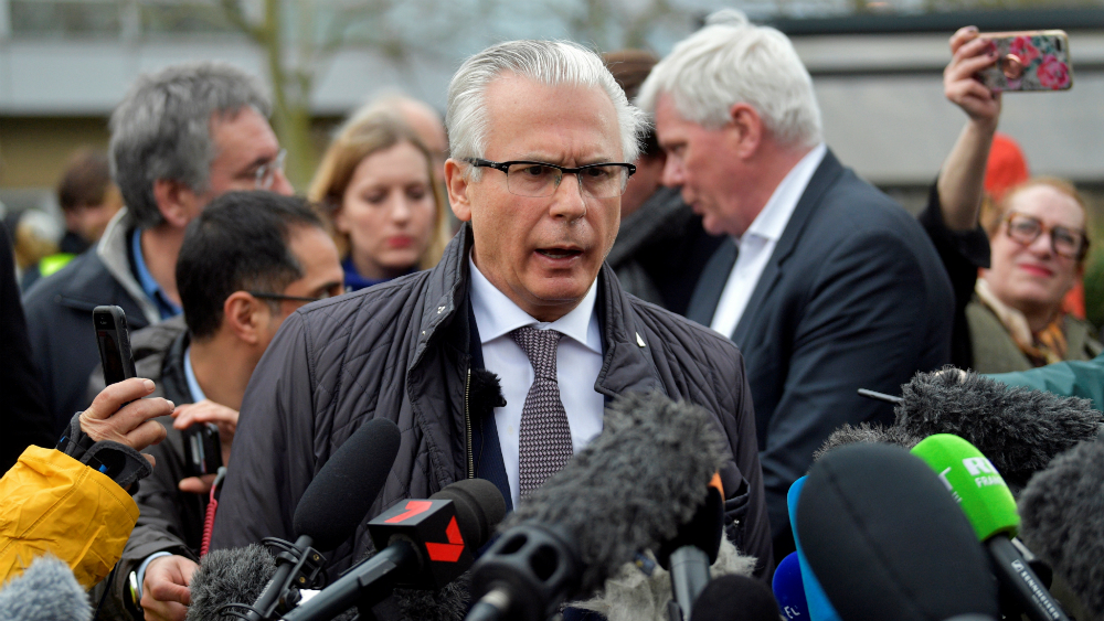 Baltasar Garzón “tiene difícil” defender a Emilio Lozoya, asevera AMLO