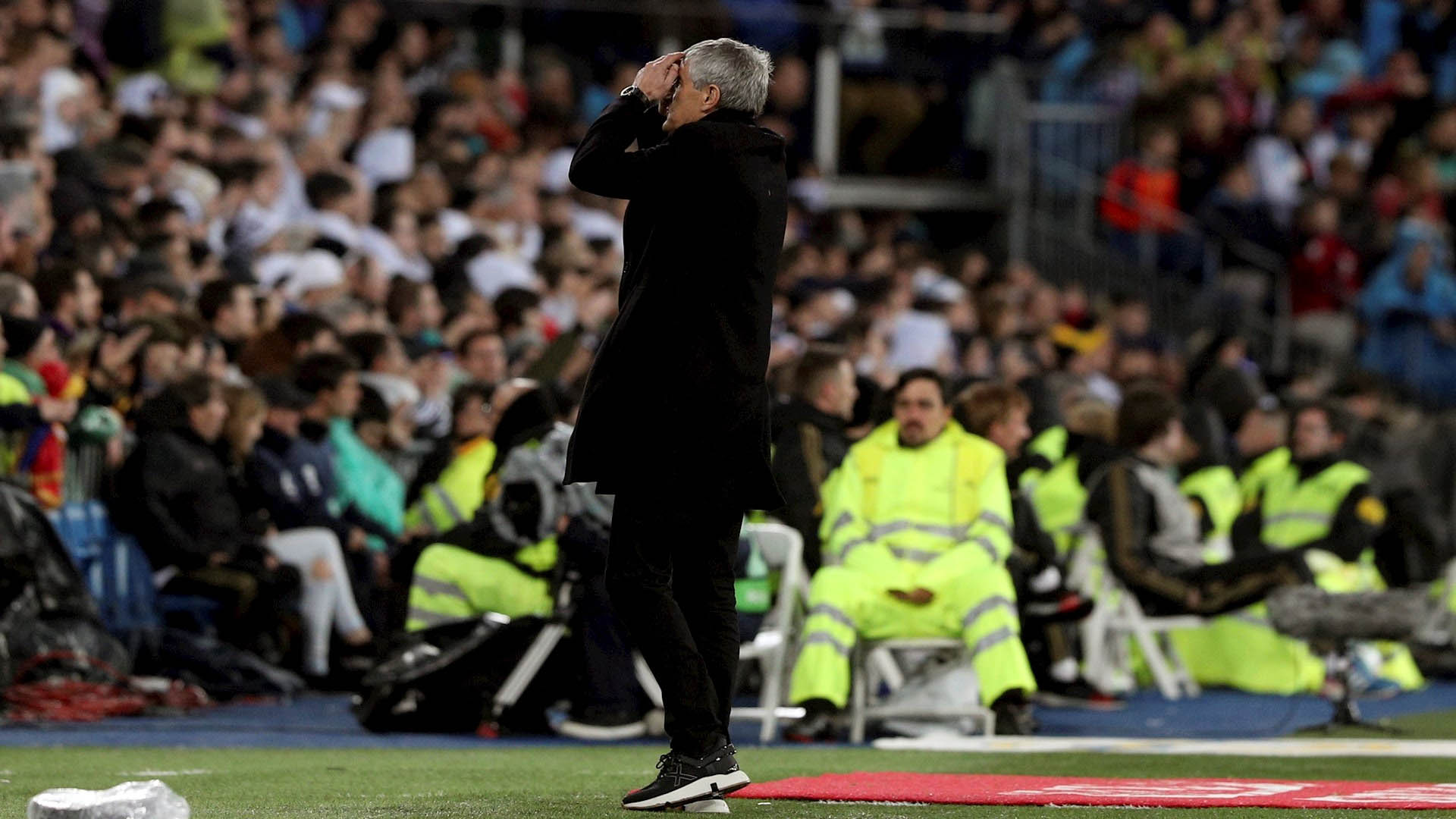 Setién ofrece disculpa por actitud de su auxiliar en el Clásico