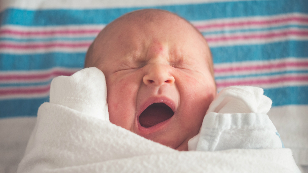 Estudios encuentran transmisión de COVID-19 de madres a recién nacidos