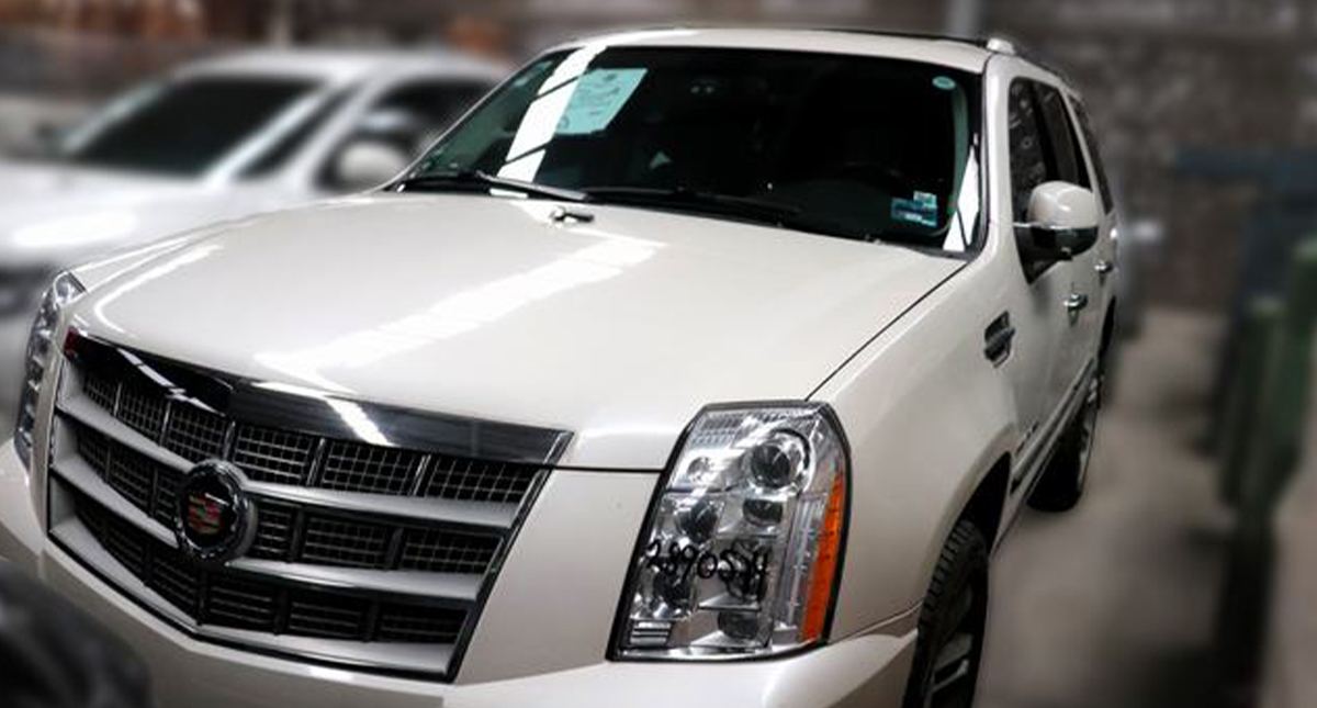Subastarán en Los Pinos 127 vehículos el próximo 8 de marzo - cadillac-escalade-modelo-2014