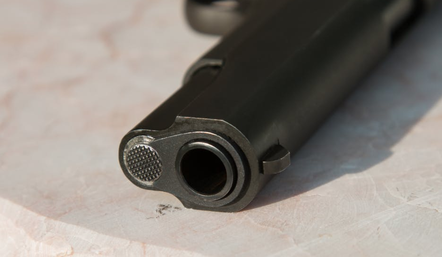 Detienen a estadounidense que pretendía ingresar armas a México