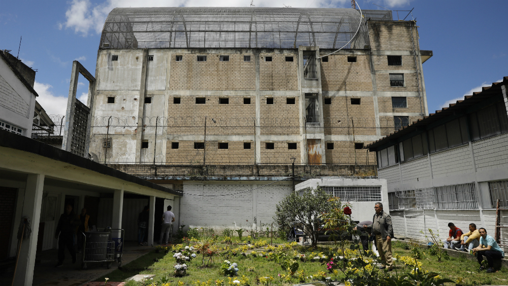 #Videos Motines en más de 10 cárceles colombianas por hacinamiento y temor a COVID-19 #Videos Motines en más de 10 cárceles colombianas por hacinamiento y temor a COVID-19