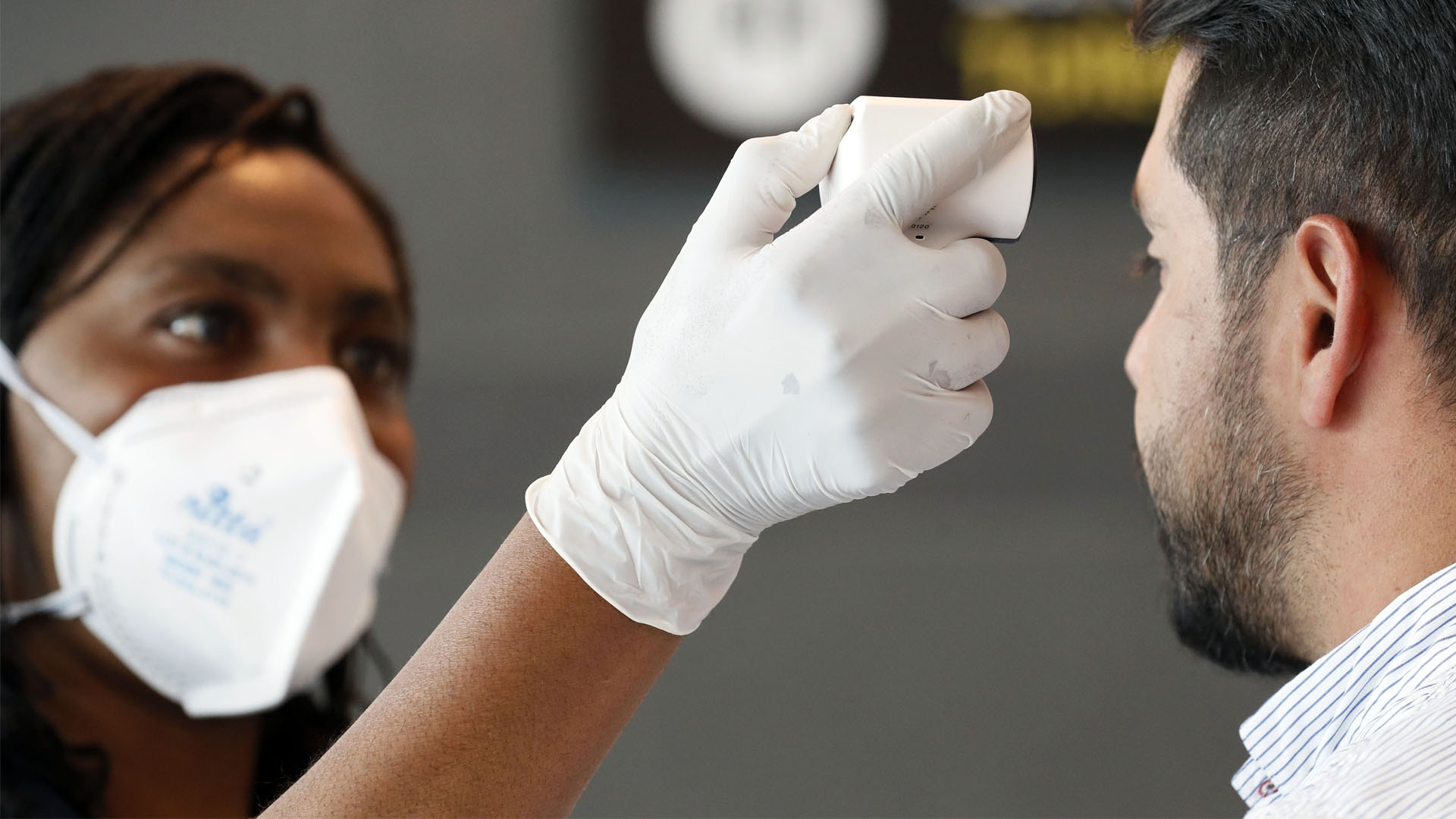 Suman 98 mil 192 casos confirmados de COVID-19 en el mundo: OMS