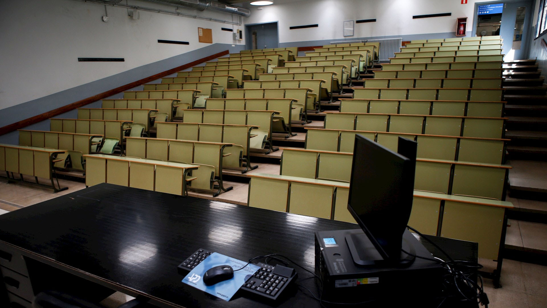 Cataluña ordena confinamiento de toda su población por COVID-19