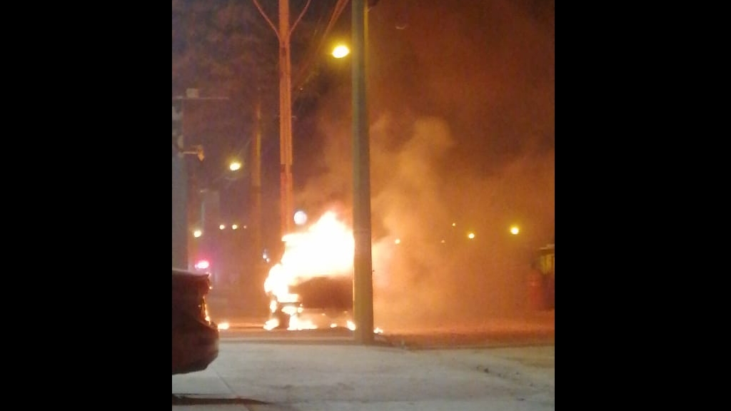 Incendian vehículos y atacan inmuebles en Celaya, Guanajuato Incendian vehículos y atacan inmuebles en Celaya, Guanajuato