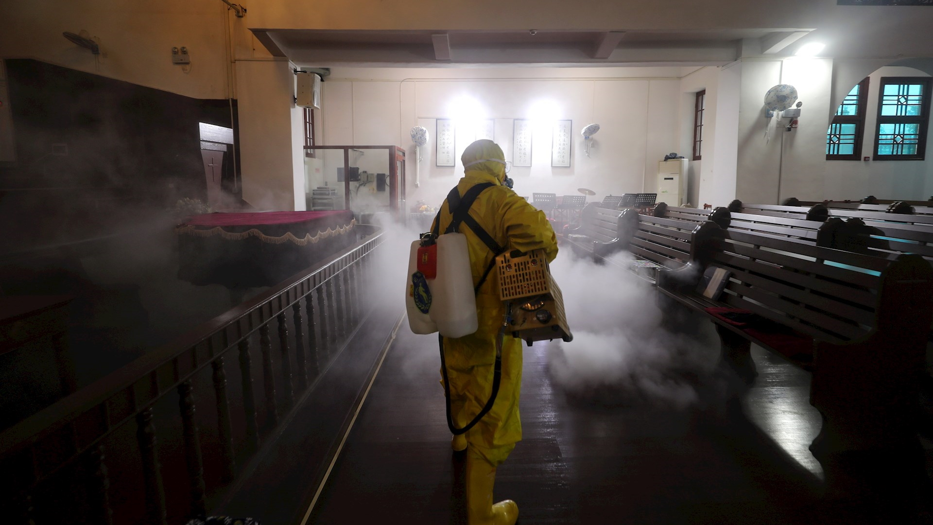 China reporta menos de 5 mil infectados ‘activos’ de COVID-19