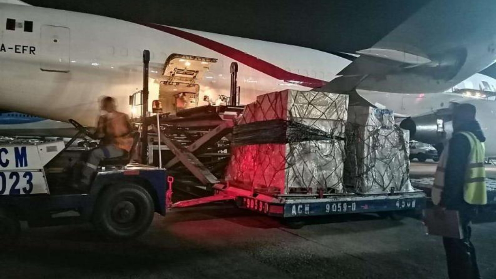 Fundaciones chinas donan pruebas de COVID-19, mascarillas y respiradores a México