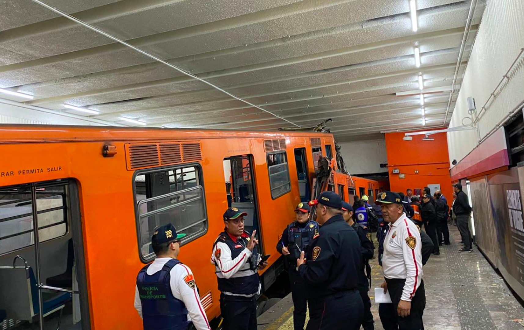 Línea 1 tendrá servicio provisional de RTP debido a accidente en Tacubaya Línea 1 tendrá servicio provisional de RTP debido a accidente en Tacubaya