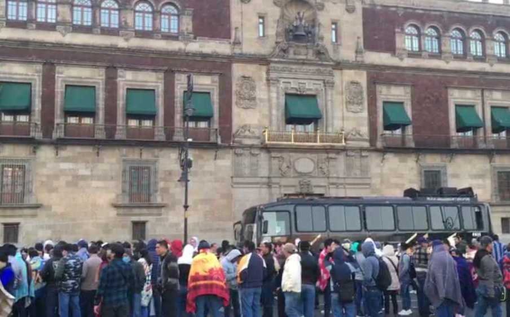 CNTE acude a encuentro con AMLO en Palacio Nacional