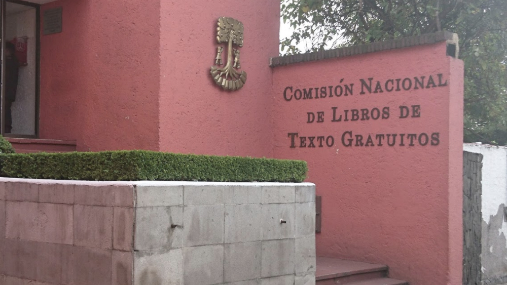 Roban cajero automático de la Comisión de Libros de Texto Gratuito