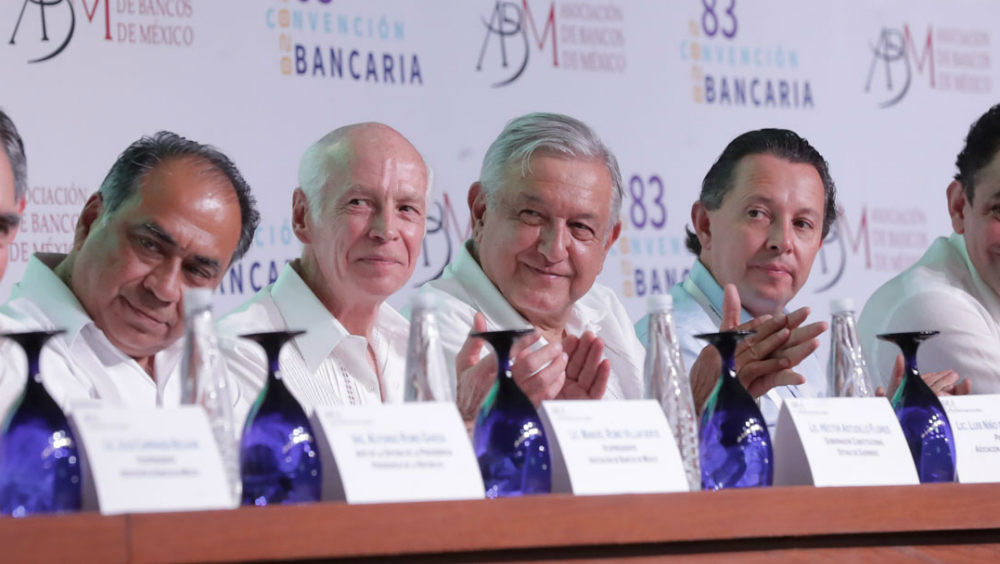 Banca mexicana promete reducir un 92 por ciento el número de comisiones