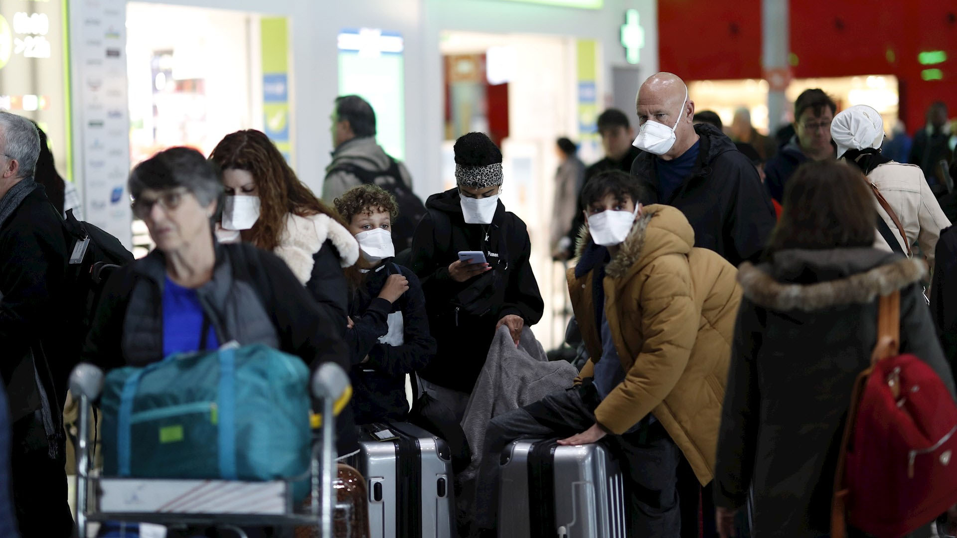 Prevén que velocidad de contagio por COVID-19 disminuya en 10 días en España