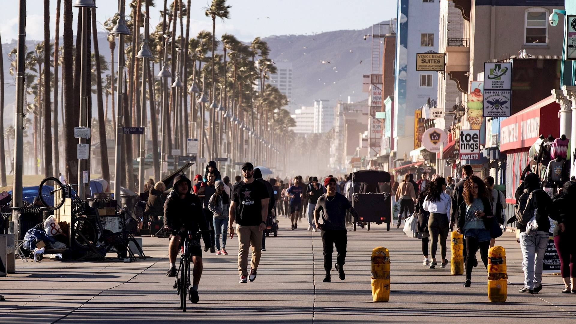 Ordenan a Los Ángeles, la segunda ciudad con más mexicanos en el mundo, aislamiento por COVID-19 Ordenan a Los Ángeles, la segunda ciudad con más mexicanos en el mundo, aislamiento por COVID-19