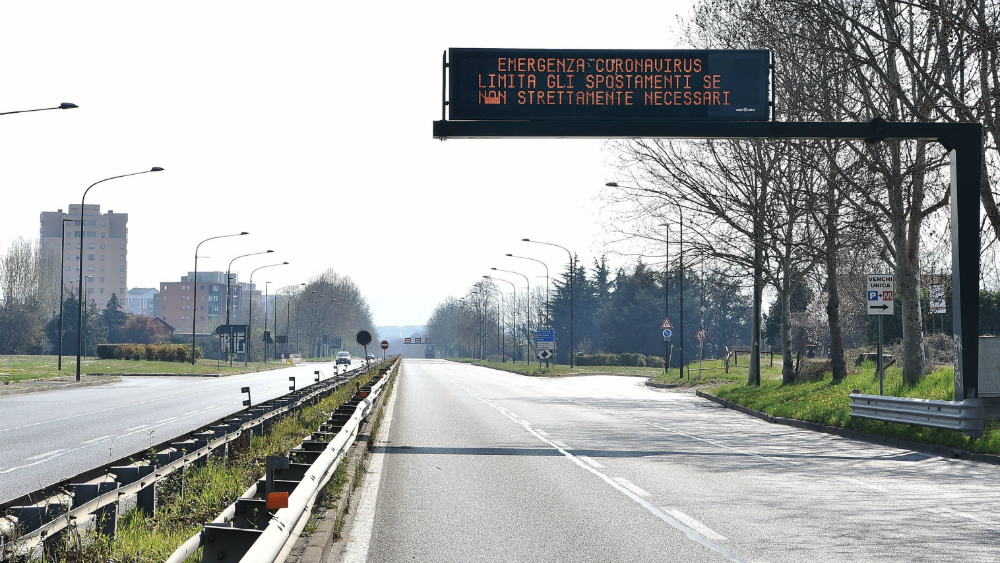 Italia interrumpe todas las actividades productivas, excepto las esenciales Italia interrumpe todas las actividades productivas, excepto las esenciales