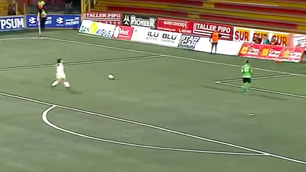 #Video Sismo sorprende a comentaristas durante partido en Costa Rica