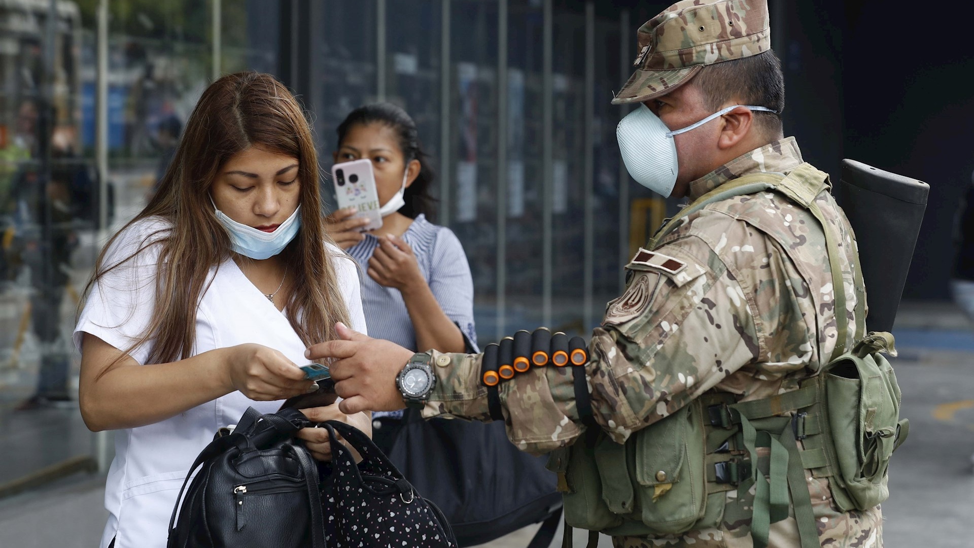 Nuevo decreto posibilita regreso de mexicanos atrapados en Perú Nuevo decreto posibilita regreso de mexicanos atrapados en Perú