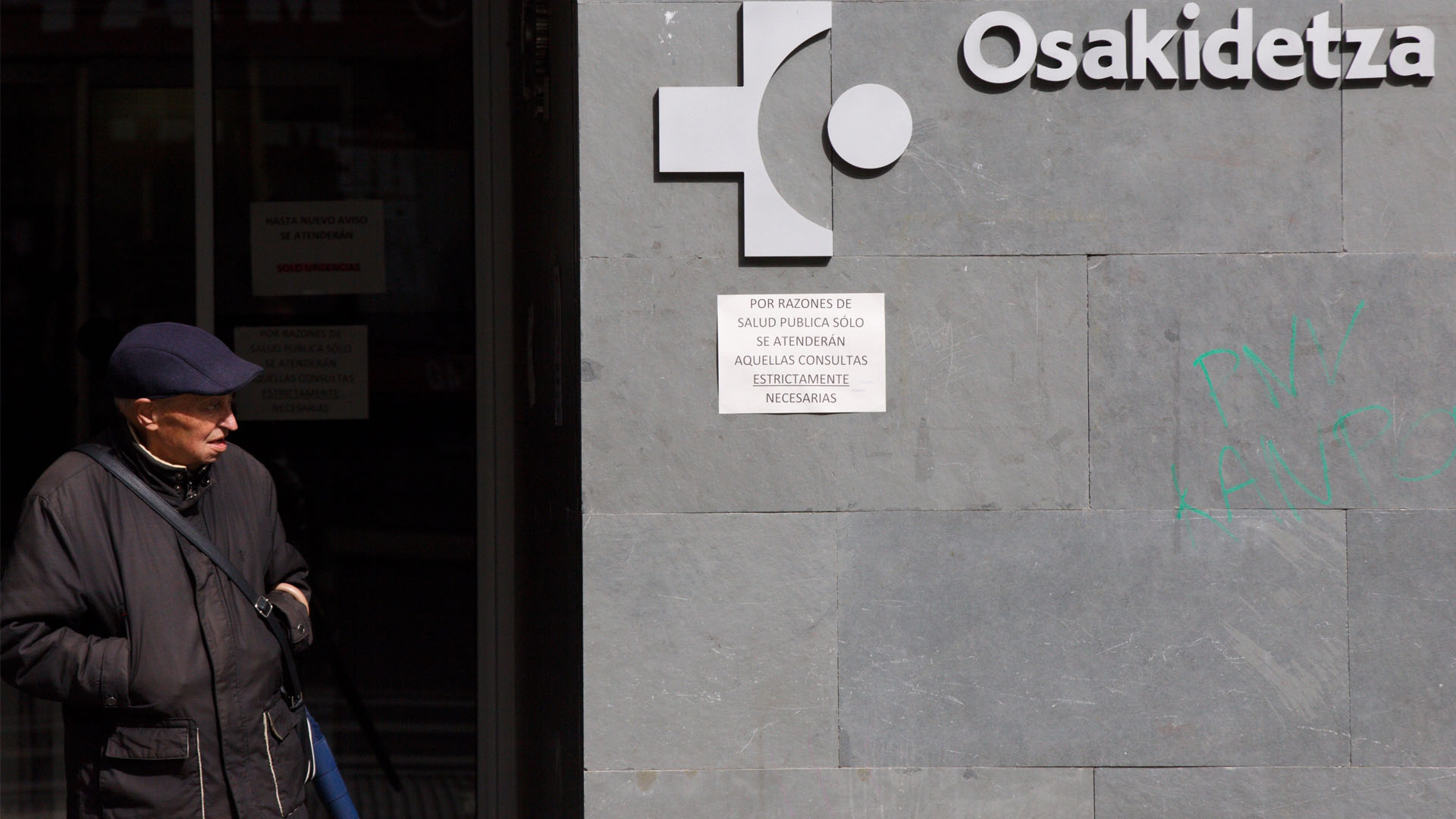 Al menos 63 infectados de COVID-19 tras asistir a funeral en España