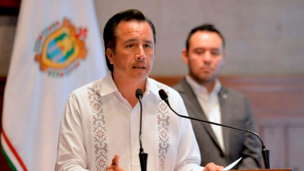 #Video Cuitláhuac García detiene discurso tras no encontrar comunicado