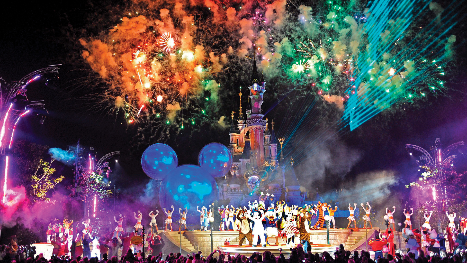 Disney anuncia cierres de parques en California, Florida y Francia por COVID-19