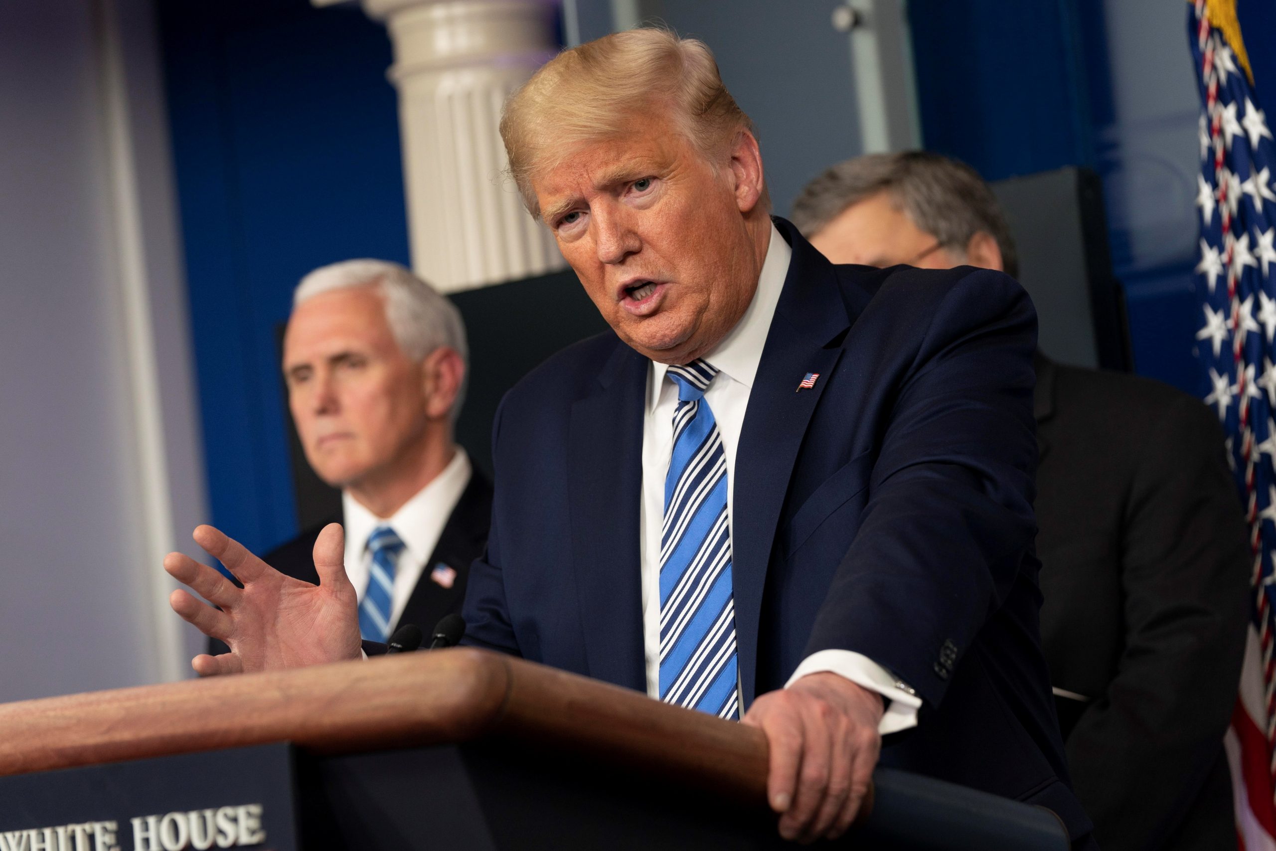 Trump quiere abrir economía de EE.UU. en Pascua pese al COVID-19