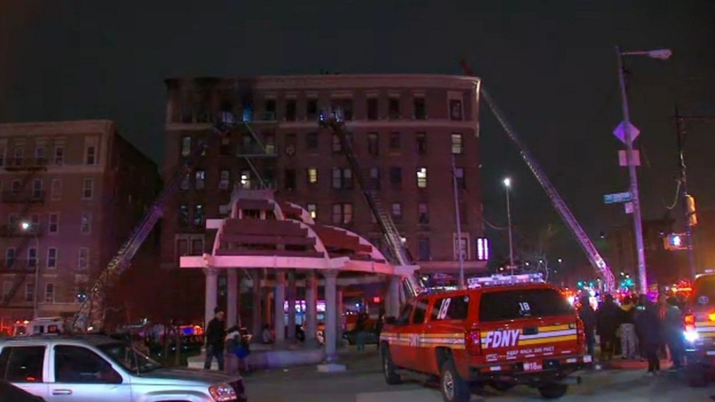 #Video Incendio en edificio del Bronx deja cuatro muertos