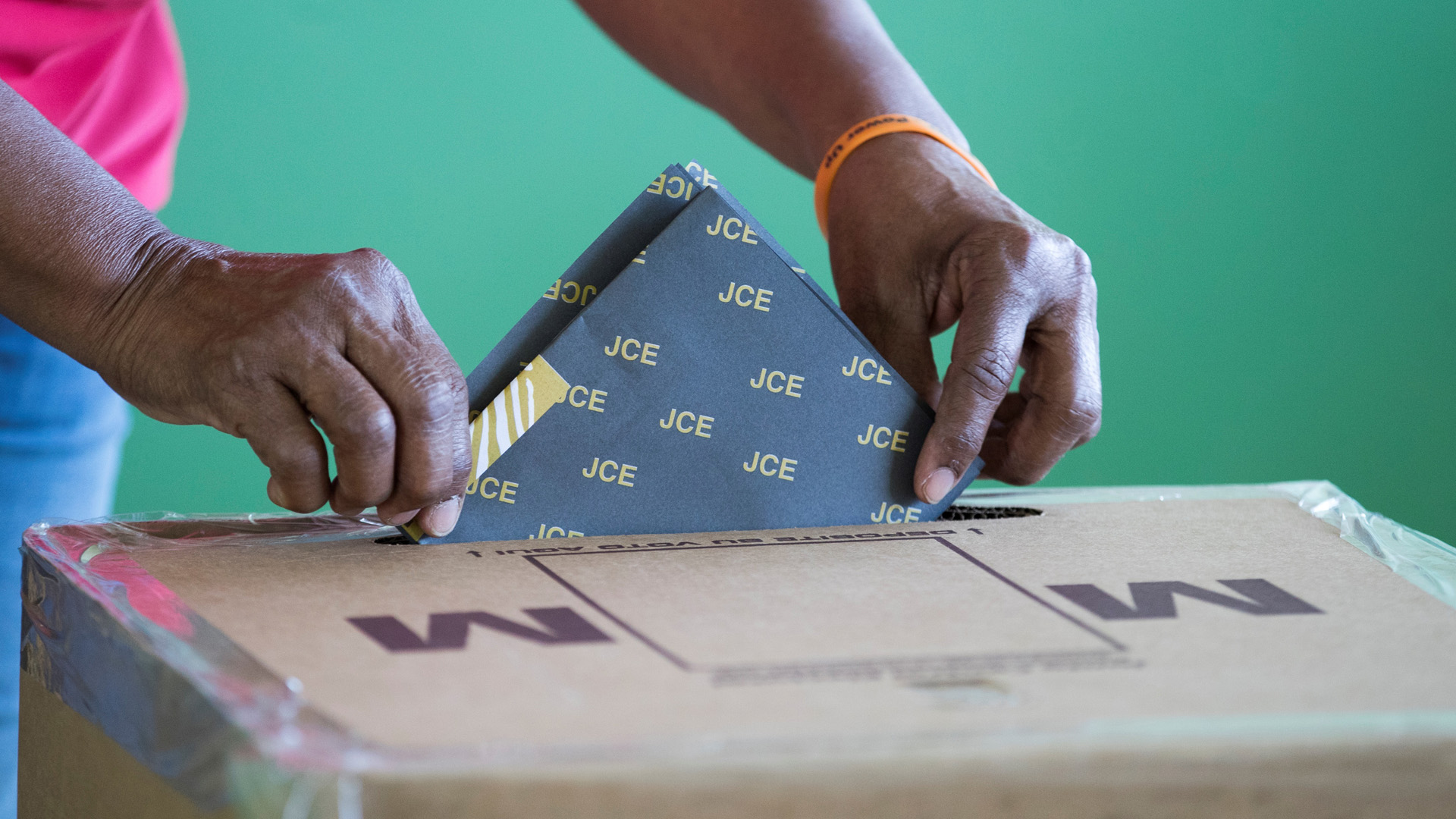 Concluye jornada electoral en República Dominicana