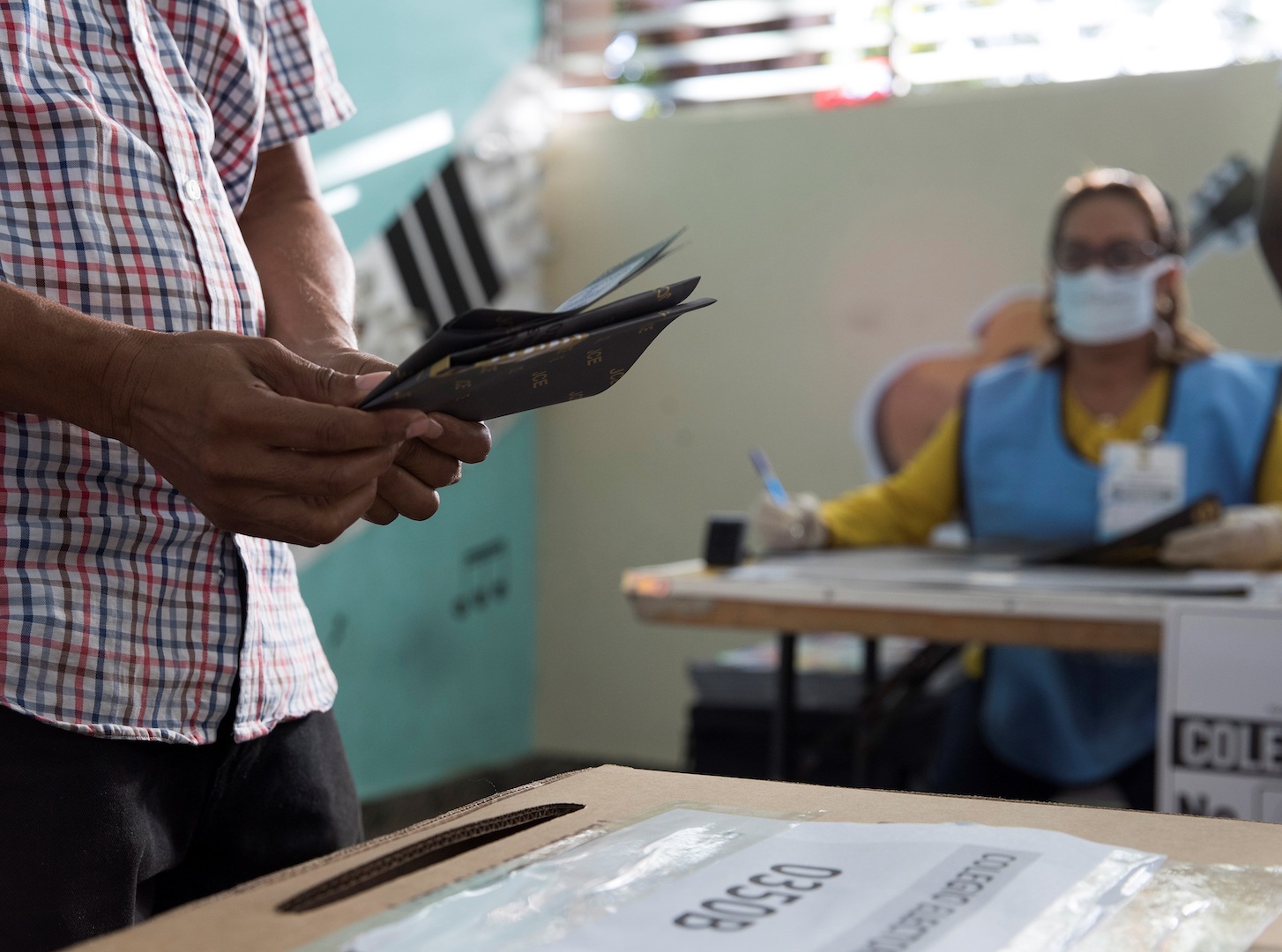 República Dominicana realiza elecciones tras fallo del voto automatizado
