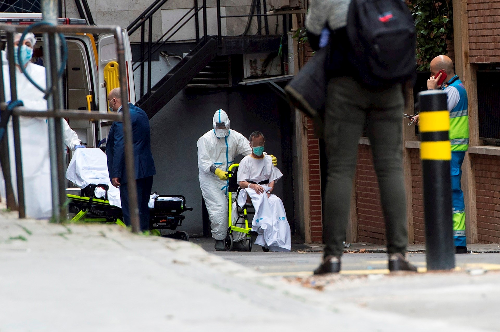 Suman 767 muertos en España por COVID-19; aumenta 25% el número de casos