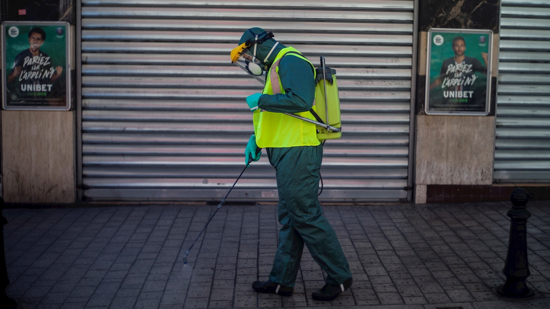 Francia registra más de 3 mil muertes por COVID-19