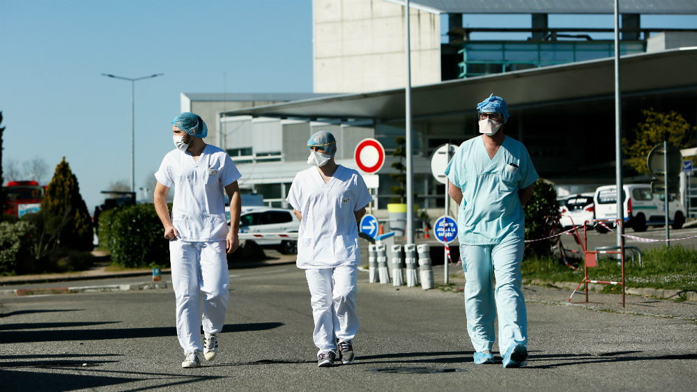 Airbnb propone a sus usuarios en Francia dejar viviendas al personal médico