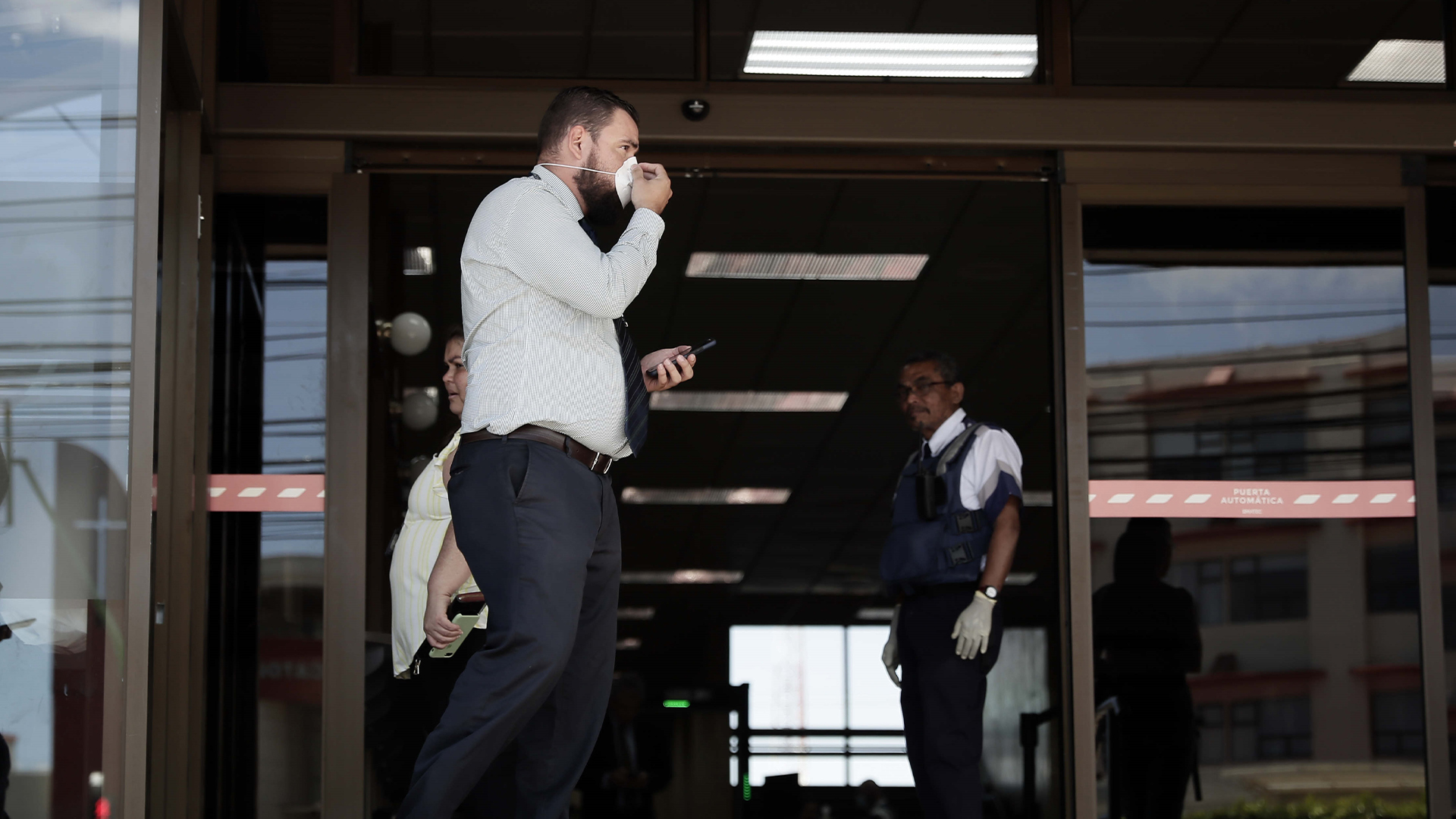 Casos de COVID-19 en Argentina se elevan a 18