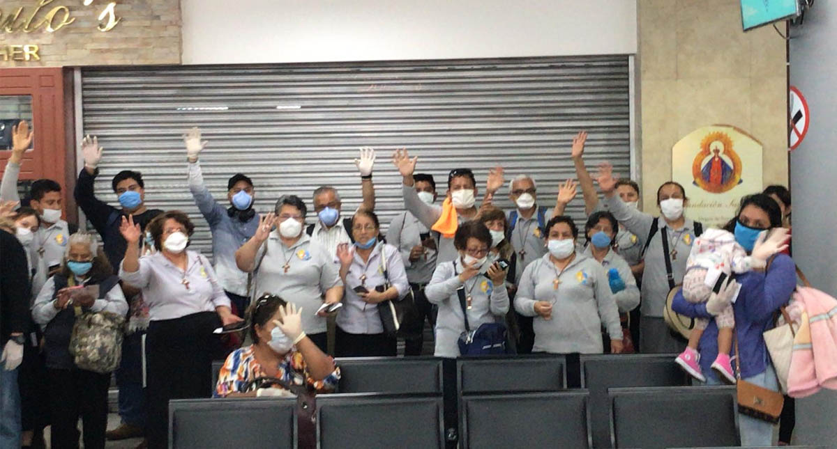 Mexicanos abordan avión en Honduras para ser repatriados; llegarán al AICM