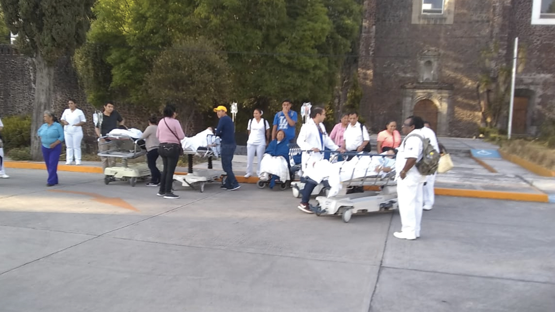 Desalojan Hospital Juárez por falsa amenaza de bomba