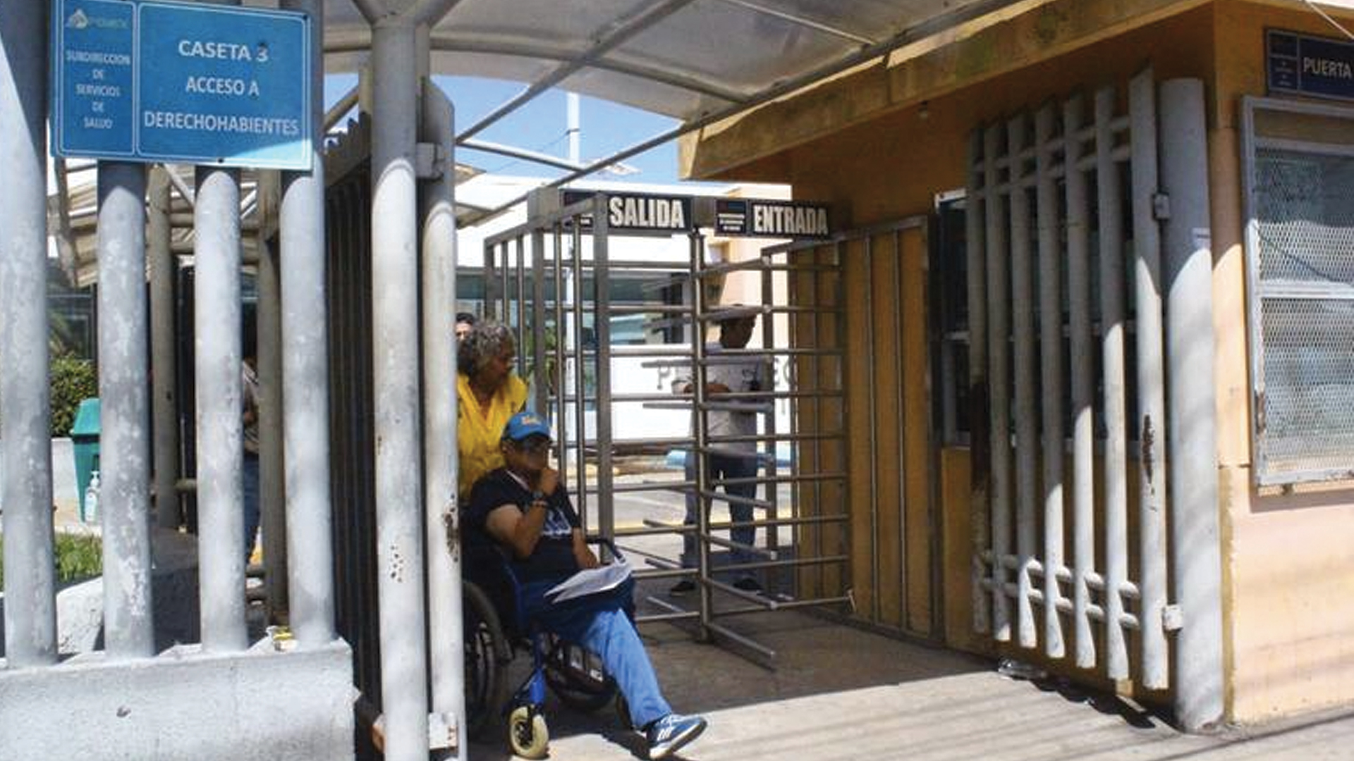 Cofepris alerta por medicamento para hemodiálisis utilizado en Hospital de Pemex