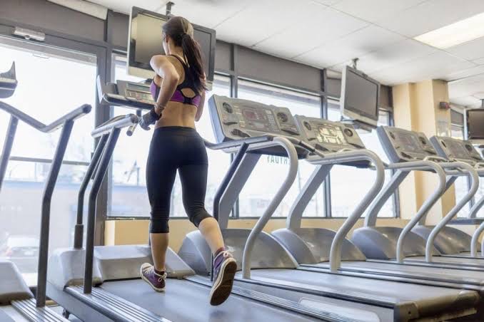¿Cardio o pesas? ¿Qué es mejor para quemar grasa? - img-6689