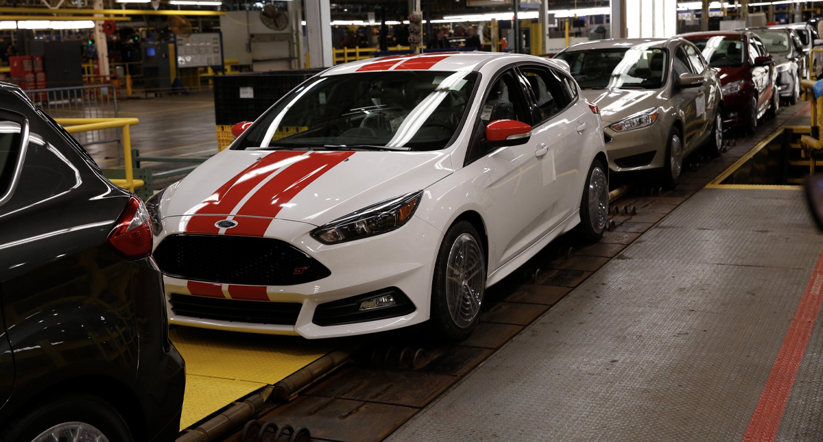 Industria automotriz de EE.UU. fabricará equipo médico en lucha contra COVID-19