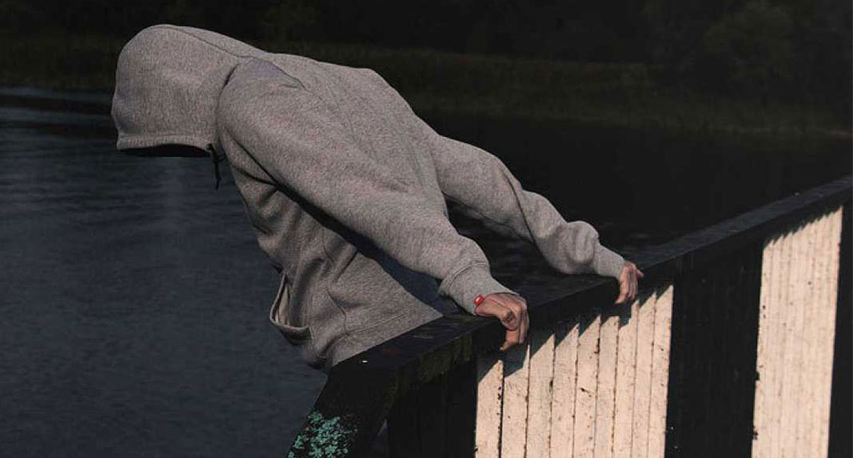 Rescatan a joven que quería suicidarse desde puente en Santa Fe